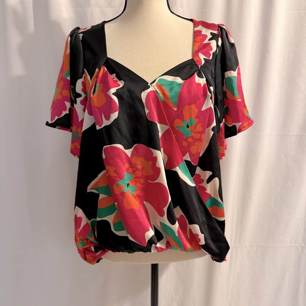 Umgee Floral Flowy Short Sleeve Faux Wrap Blouse - Size Large
